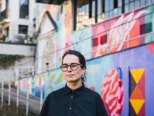 SESSÃO COMUNITÁRIA & PINTURA DE MURAL, por Kruella D’Enfer