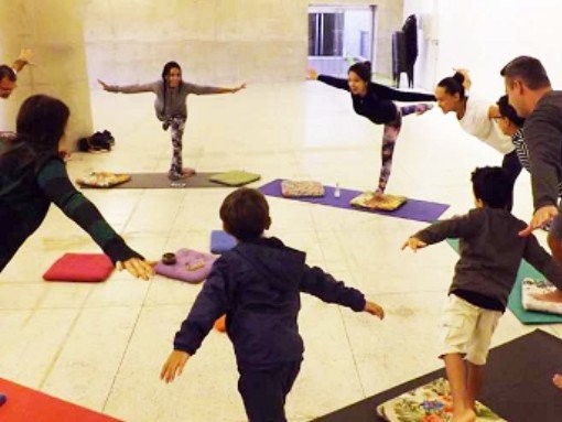 YOGA E MEDITAÇÃO PARA FAMÍLIAS - JOGOS E HISTÓRIAS, com Rui Guimarães