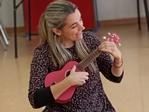 MÚSICA E MOVIMENTO EM FAMÍLIA: Estórias na Música, com Daniela Pinhel