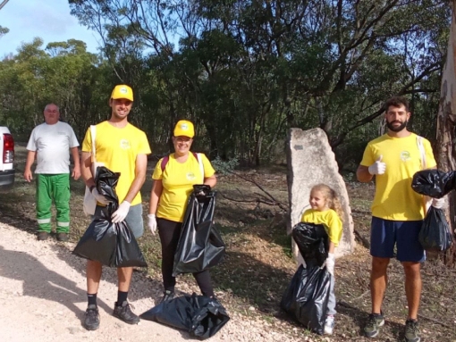 Comunidade unida em ações de limpeza em Lagos