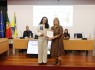 Beatriz Guerreiro dos Santos (aluna do AEJD) recebeu o prémio entregue por Paula Couto (diretora do AEGE)