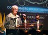 Padre Almeida (Missionário Redentorista) e Padre Rui Santiago (Padre Provincial) agradecendo a distinção recebida